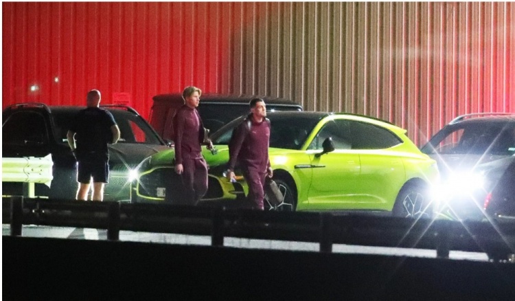 哈兰德脚踝受伤没法开车,曼城工作人员替他开走35万英镑新座驾