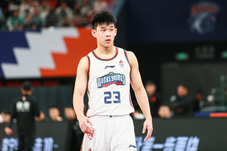  关键两罚很稳！林葳替补21中12砍下36分6板6助