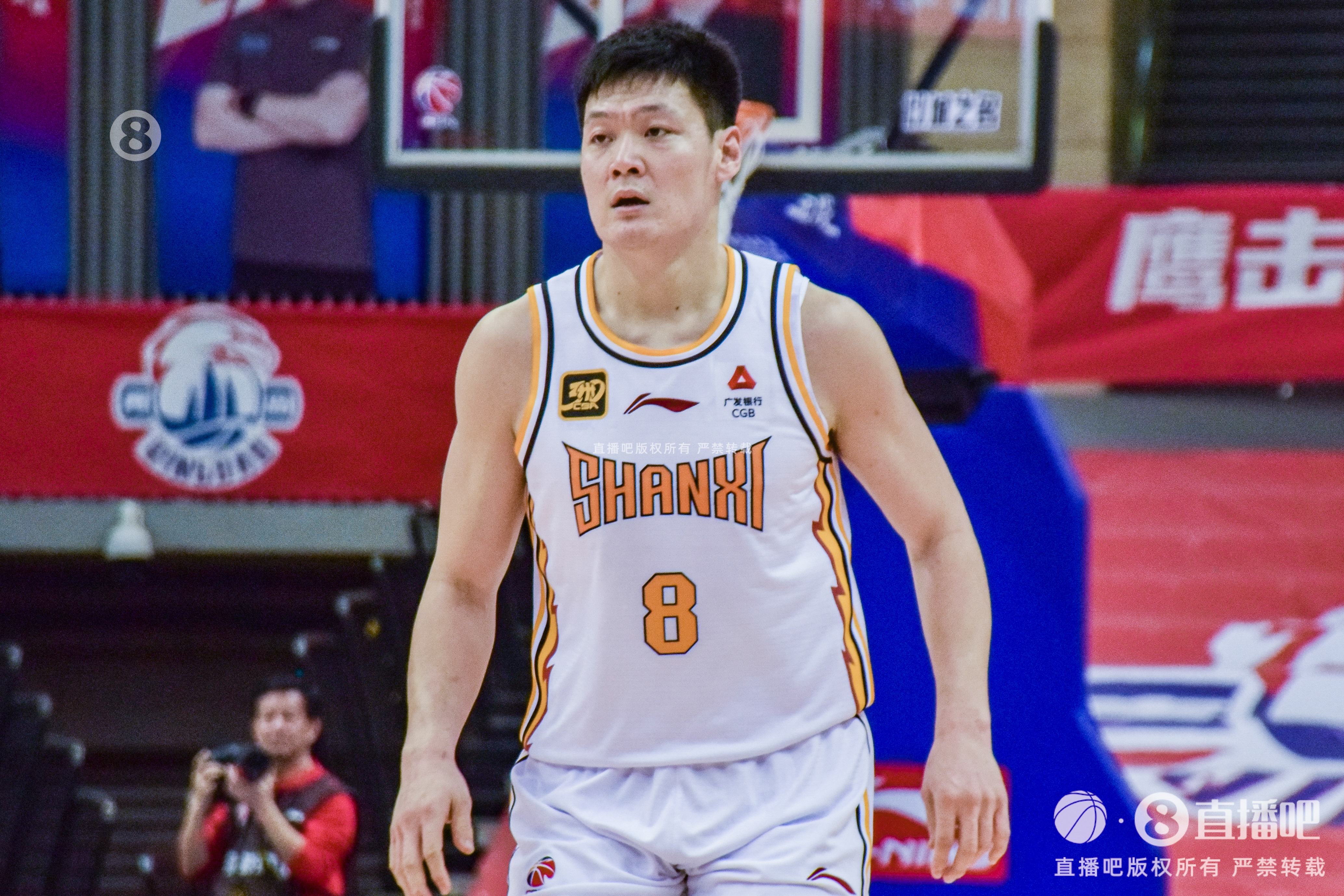 下半场没发挥!张宁上半场5中4拿12分&下半场5中1仅拿2分